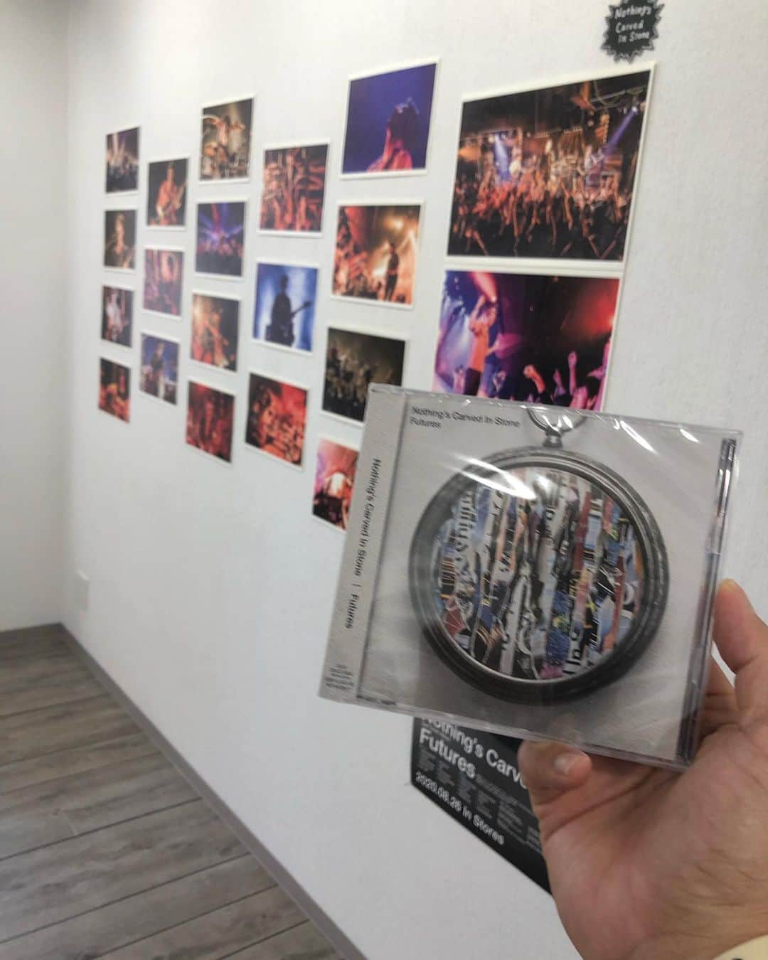 橋本塁さんのインスタグラム写真 - (橋本塁Instagram)「【サウシュー渋谷写真展8日目終了!】 ご来展ありがとうございました！明日も11-19時でギャラリールデコ(渋谷3-16-3ルデコビル6&5階)にてコロナ感染防止対策して僕は一日中ずっと居ます！差し入れ有り難うございました！ #サウシュー #stingray #渋谷  #oneokrock #ワンオクロック #ストレイテナー #NCIS #androp #thebawdies #thepillows #fomare #FBY #lowiq01 #thebackhorn #9mmparabellumbullet  #hawaiian6  #ren」8月26日 19時11分 - ruihashimoto