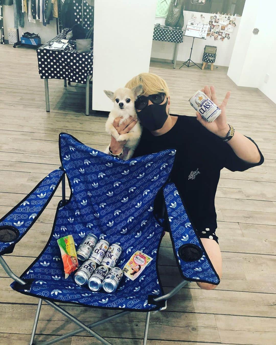 のインスタグラム：「【サウシュー渋谷写真展8日目終了!】 ご来展ありがとうございました！明日も11-19時でギャラリールデコ(渋谷3-16-3ルデコビル6&5階)にてコロナ感染防止対策して僕は一日中ずっと居ます！差し入れ有り難うございました！ #サウシュー #stingray #渋谷  #oneokrock #ワンオクロック #ストレイテナー #NCIS #androp #thebawdies #thepillows #fomare #FBY #lowiq01 #thebackhorn #9mmparabellumbullet  #hawaiian6  #ren」