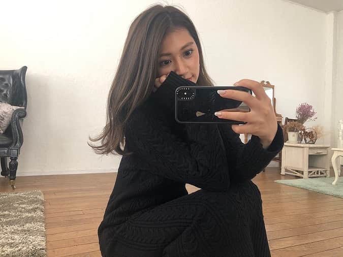 のインスタグラム：「まちがえて消しちゃった！ いい感じに髪の毛が伸びてきてる〜💃 . 東京きてからずっと高安さんカラー✨ いつも完璧な仕上がり🌼🙏」