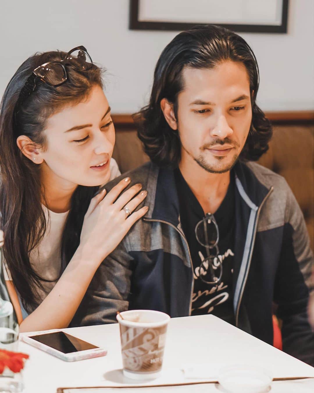 Kimberly Ryderのインスタグラム：「Happy Birthday and Happy Anniversary dear hubby! Let’s celebrate the best decision you ever made. 🥳🥂💖 #edwardkimberly」