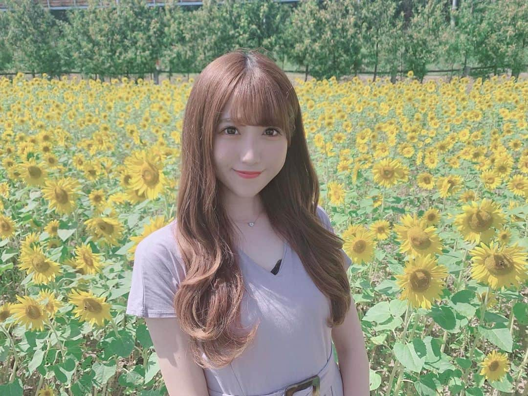 田口未彩さんのインスタグラム写真 - (田口未彩Instagram)「🌻  夏はやっぱり向日葵だよね  #向日葵　#ひまわり　#🌻　#ひまわり畑　#向日葵畑 #ワンピース　#パープルカラー #パープルコーデ #巻き髪　#ウェーブヘア　#大人コーデ　#大人女子　#大人女子コーデ」8月26日 19時20分 - miiro_taguchi