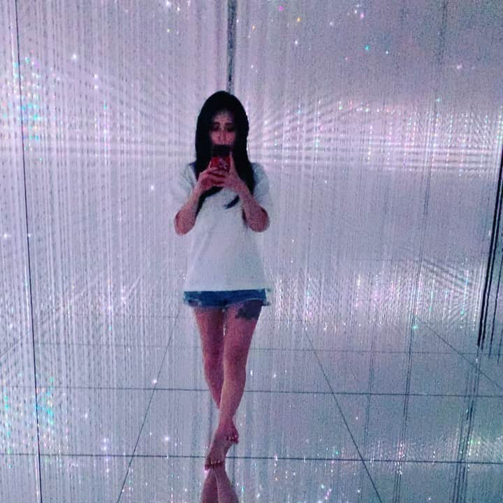 のインスタグラム：「#チームラボ #新豊洲 #現代美術館 #癒し #ロケ」