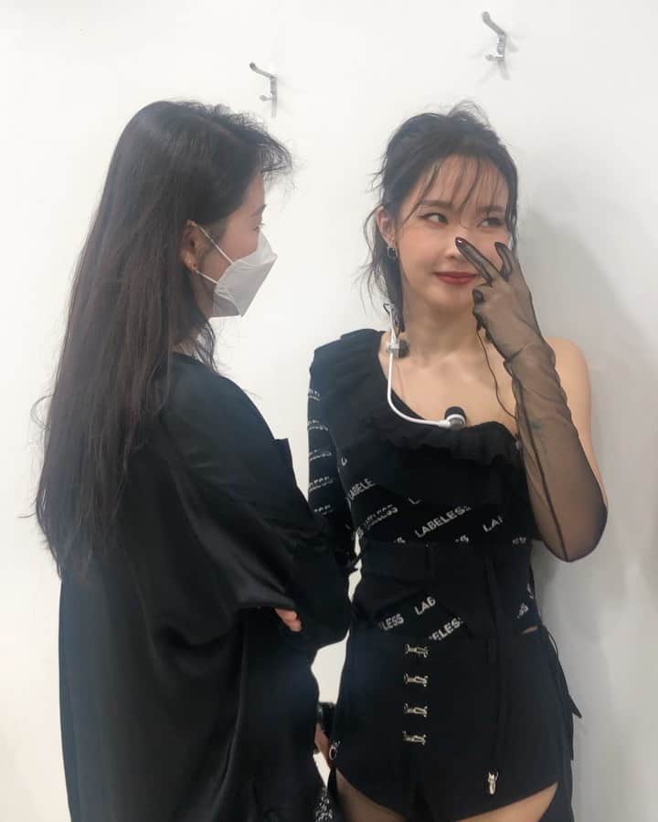 チョン・ジユンのインスタグラム：「셀카의 정석 🤪ㅋㅋㅋㅋ」