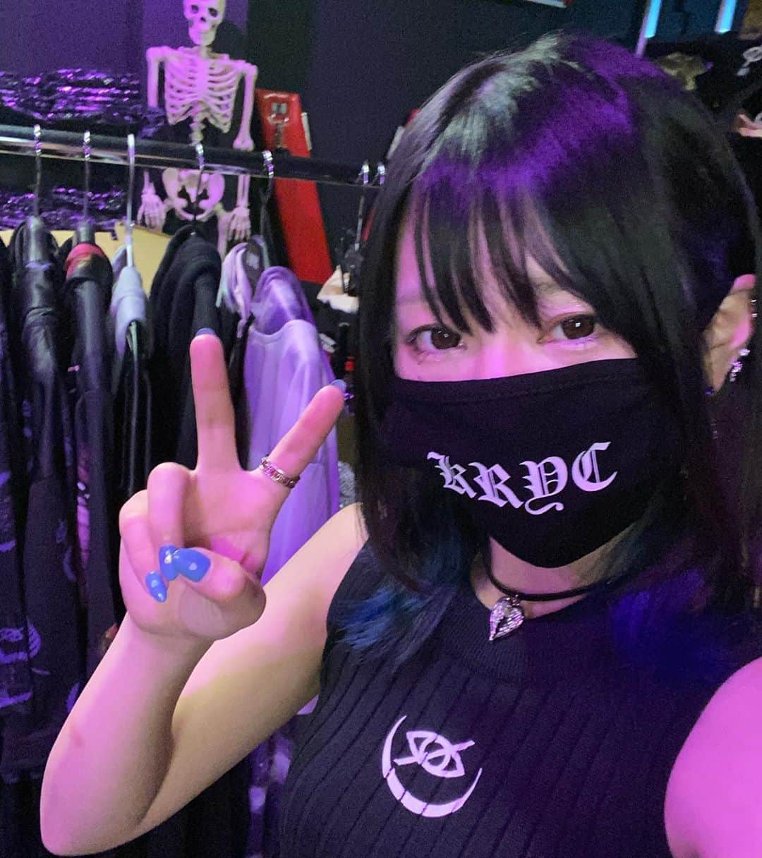 霧宮てんのインスタグラム：「KRYさんにお邪魔してきたよ(*'ω'*) マスク可愛いー！！」