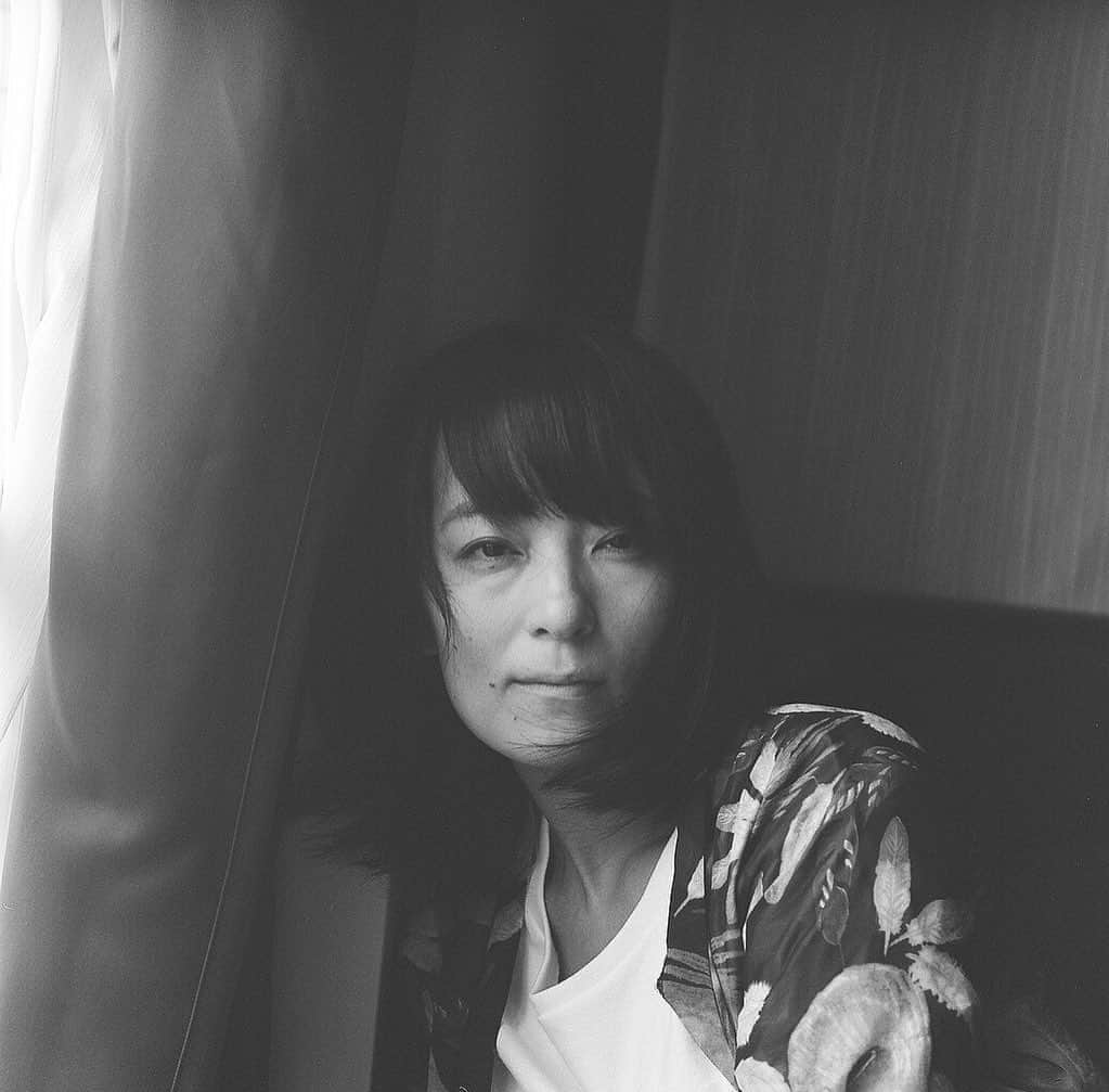 しじみさんのインスタグラム写真 - (しじみInstagram)「#film #ポートレート #被写体希望 #東京 #portrait #カメラ #photography #モデル募集 #camera #モノクロ #Hasselblad #ハッセル」8月26日 19時38分 - amcche
