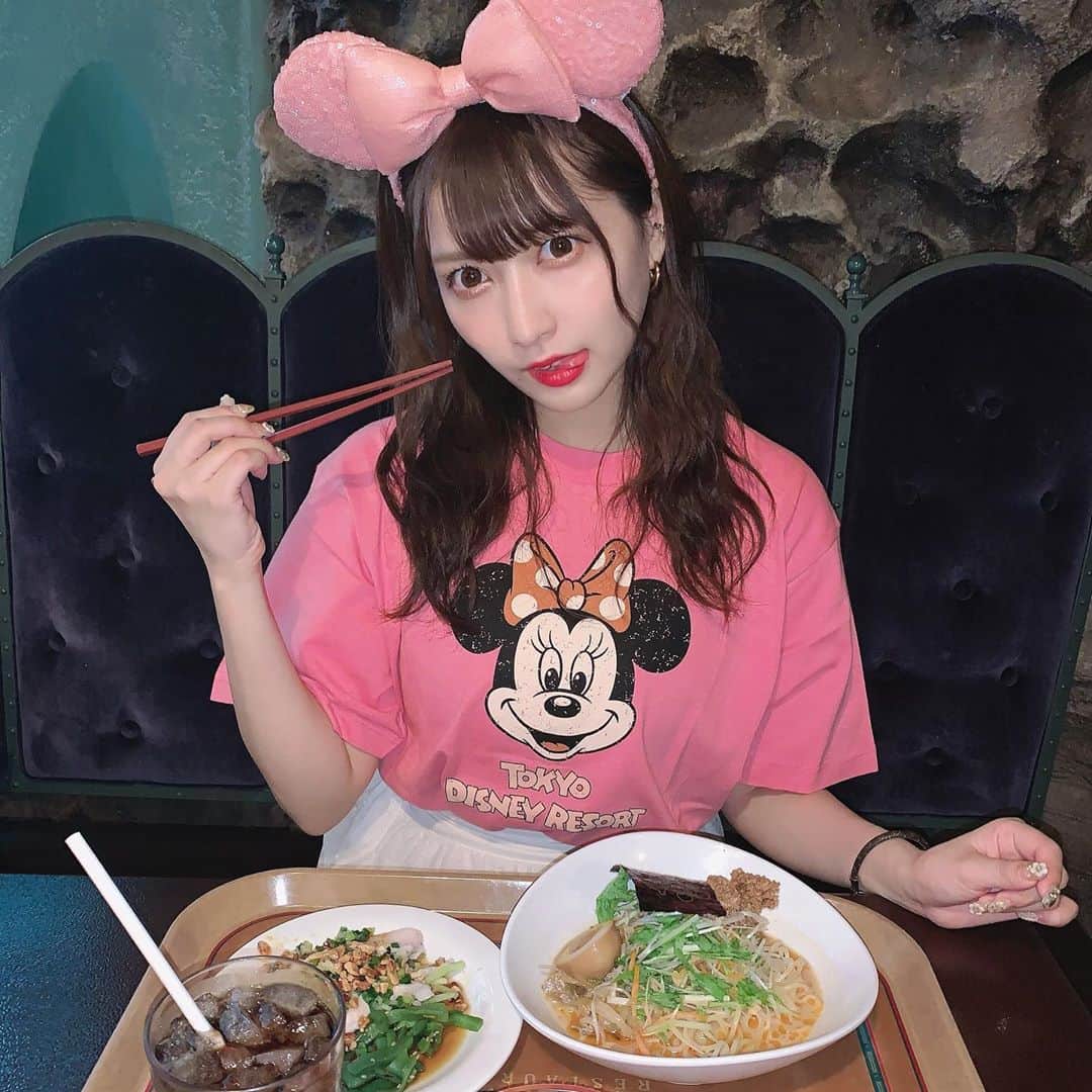 太田里織菜のインスタグラム：「. . みんなちゃんとご飯食べてる？ପ(⑅ˊᵕˋ⑅)ଓ . . #らぶどる #ディズニー #ディズニーコーデ #ディズニーシー #ミニーちゃん #ミニーコーデ」