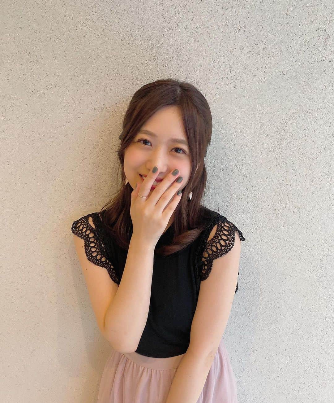 篠崎彩奈さんのインスタグラム写真 - (篠崎彩奈Instagram)「_ 今日はピアスもネックレスも ハートでした❤︎ あまり私服じゃつけないようなピアスも お仕事の時はつけれる...☺️かわいぃ ネックレスは @tiffanyandco です😌 #ootd #ハート #ハートアクセサリー  #ピアス #ネックレス」8月26日 19時41分 - ayana.s_official