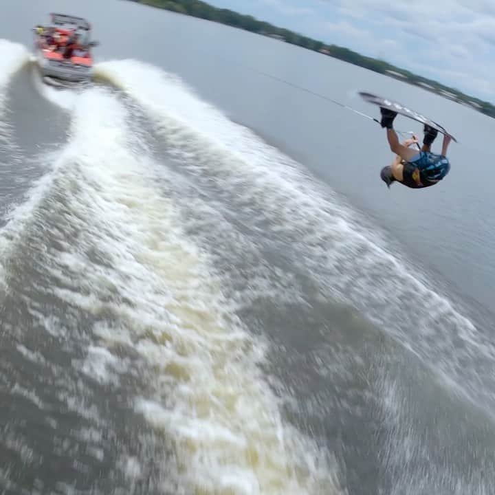 手塚翔太のインスタグラム：「Enjoying the morning butter🤤🧈 It’s been so much fun filming some random clips with different angle🔥  🚁: @agarabaghi」