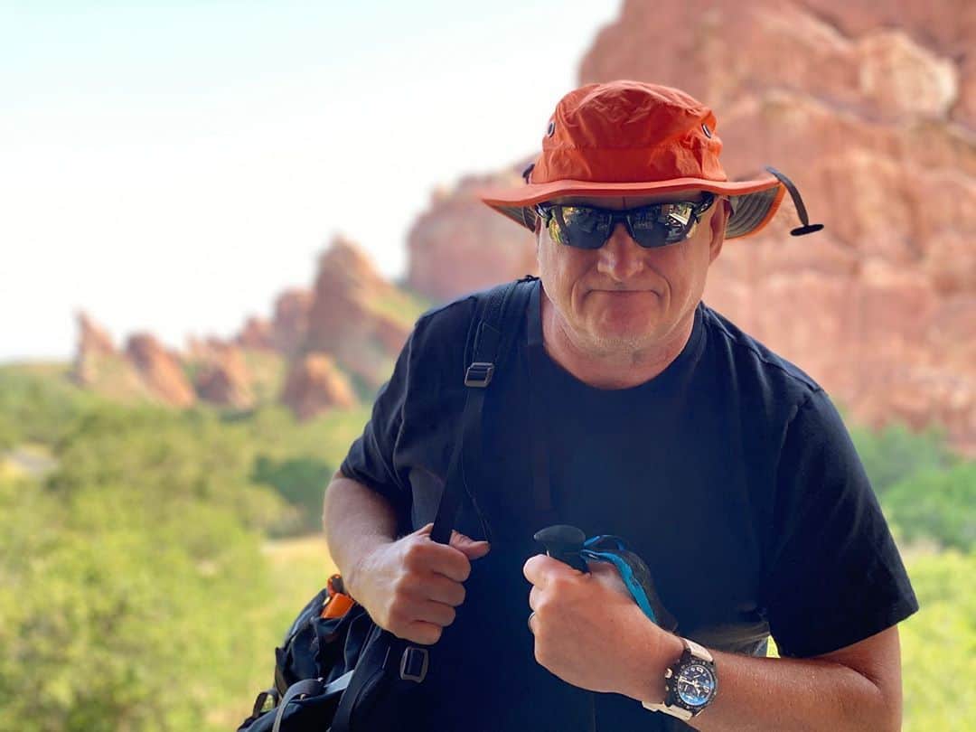 スコット・ケリーのインスタグラム：「Since I’ve returned to Earth after my yearlong space mission, I’ve been exploring our natural world up close from hiking its rugged mountains to sailing its vast oceans—enjoying all its spoils while continuing to learn about our beautiful planet.   Whatever my mission, the @breitling Endurance Pro keeps up. Join the Squad via link in my bio.  #breitling #squadonamission #endurancepro #sponsor」