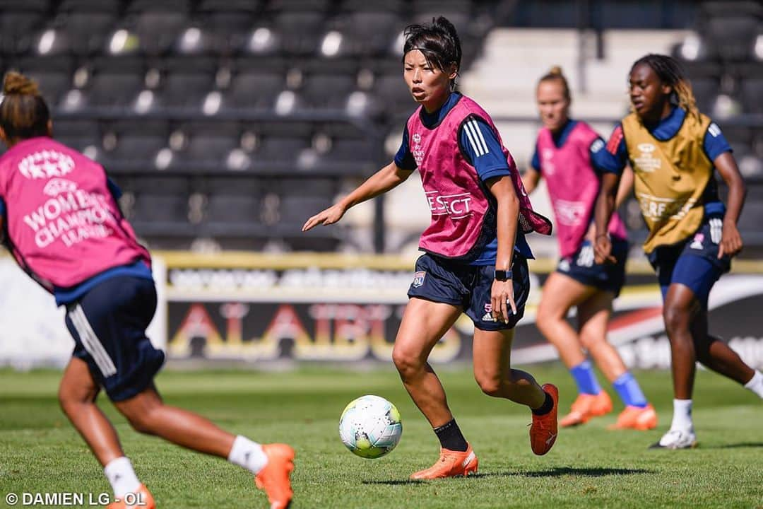 熊谷紗希さんのインスタグラム写真 - (熊谷紗希Instagram)「Jour de match 🔴🔵 ⚽️vs PSG #PSGOL 🏆Demi-finale d’ @uwcl  ⌚️20:00K.O(3:00🇯🇵) 🏟San Mamés Stadium  本日チャンピオンズリーグ準決勝です👊🏻自分の役割をしっかり果たして、楽しみたいと思います😊🙌🏻 応援よろしくお願いします📣🙏🏻」8月26日 20時17分 - kumagai1017