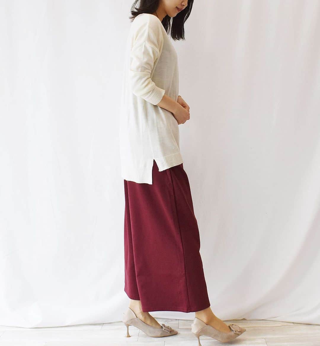 Rananさんのインスタグラム写真 - (RananInstagram)「.﻿ スタッフ（身長162cm）着用Mサイズ ﻿ ﻿  定番人気のパンツコーデ。   ボリュームがあるので、薄手の秋物トップスとよく合います。  ウエストゴム＆ポケット付きで 穿きやすい！使いやすい！  #ranan#Ranan #rananstyle#ラナン#30代ファッション #40代ファッション#アラフォーコーデ #アラサーコーデ #アラフォーファッション #アラサーファッション #アラサーママ #アラフィフ ファッション#大人コーデ #大人カジュアル#zozo#トレンド#trend#コーデ#トレンドコーデ #fashion #プチプラ#162cmコーデ #instafashion#instagood#outfit #ranan_official #ワイドパンツ#チェック柄パンツ#Vネックニット」8月26日 20時16分 - ranan_official