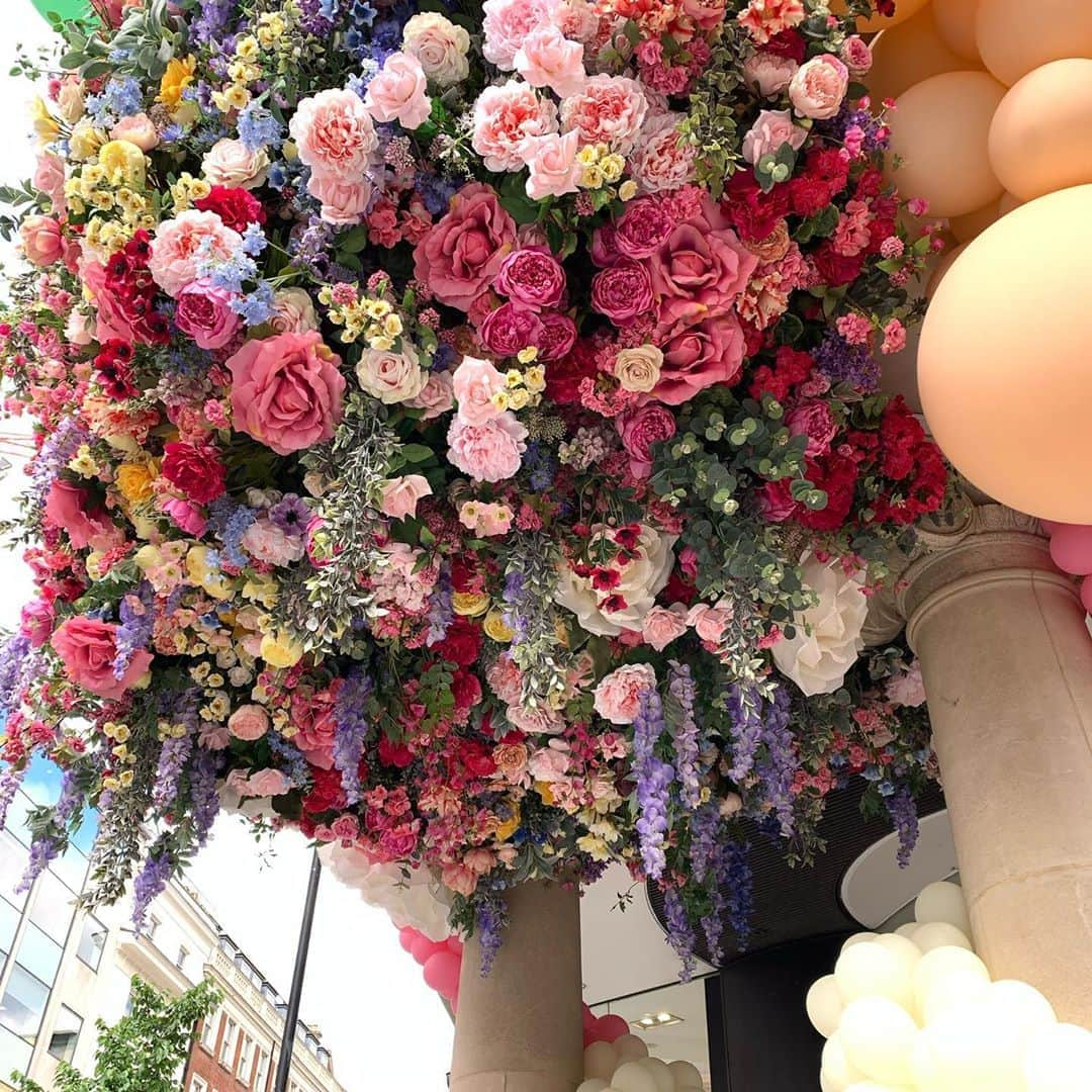 Florist.janeさんのインスタグラム写真 - (Florist.janeInstagram)「💕  . .  . . . .  . . . . #london #london🇬🇧 #UK #flowers #florist #flowers#꽃스타그램 #꽃 #일상 #데일리스타그램 #런던 #플로리스트 #플라워레슨 #꽃집 #런던여행」8月26日 20時20分 - jane.florist