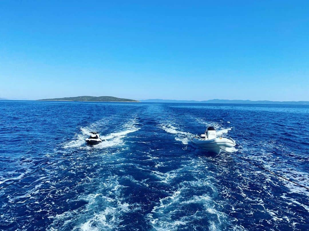 ルーファス・テイラーさんのインスタグラム写真 - (ルーファス・テイラーInstagram)「More from beautiful Croatia. Thanks @yacht_tajna_mora for an amazing trip. Ivar, you’re the man 👊🏼 and cheers Phillipe and the rest of the crew.」8月26日 20時24分 - rufusttaylor