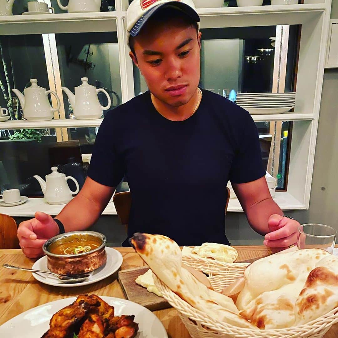 山口剛史さんのインスタグラム写真 - (山口剛史Instagram)「久々にカレー食べた！ 美味しいね^_^ #スパイスで代謝アップ #ナン3枚食べてパワーアップ」8月26日 20時36分 - yama37curl