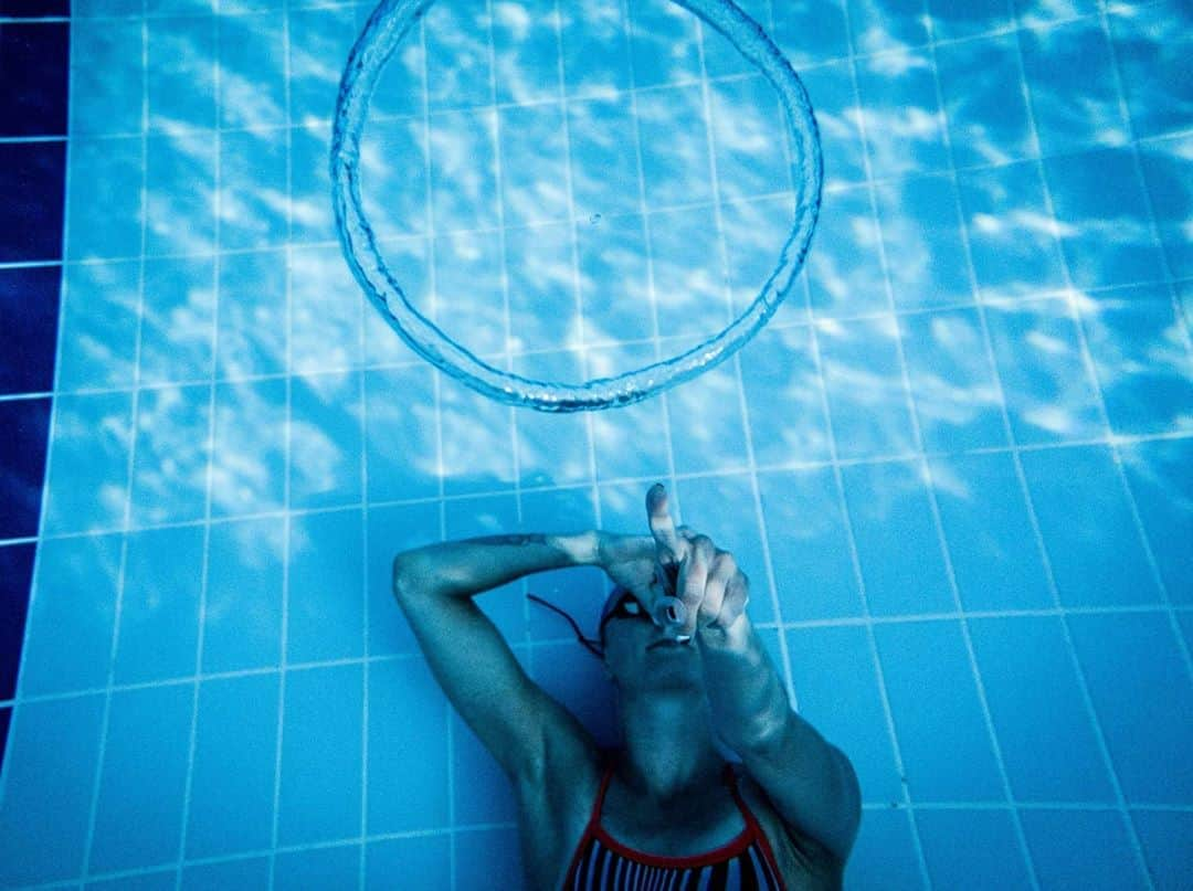 サラ・ショーストレムさんのインスタグラム写真 - (サラ・ショーストレムInstagram)「Finding small details to work on everyday in the pool😁🌊 📷 @minekasapoglu」8月26日 20時34分 - sarahsjostrom