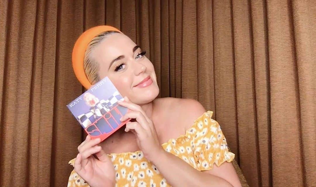 SHEINさんのインスタグラム写真 - (SHEINInstagram)「Check out that beautiful #SMILE on @katyperry on our SHEIN LIVE! ✨  Missed out on the excitement? Don't worry, the fun has just begun!  Grab a copy of her new album SMILE, now availiable on our site and shop her fabulous collection, curated by Katy herself! 🛍🌟  Limited quantities while supplies last! Shop the collection ASAP!  ✨Katy Perry's Album, Smile: 1453492  #KatyPerryxSHEIN #KatyPerry #Smile #Popmusic」8月26日 20時40分 - sheinofficial