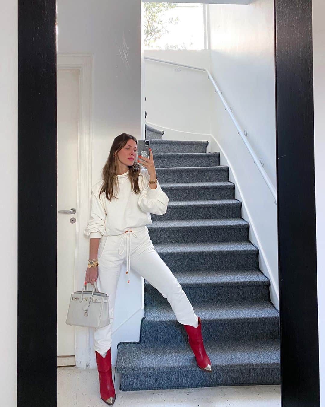 のインスタグラム：「Ontem. Tão confortável... @shopginger e bota @isabelmarant」