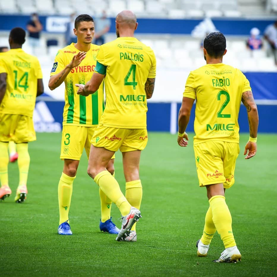 アンドレイ・ジロットのインスタグラム：「Retour du championnat @ligue1ubereats après un long arrêt, très heureux de jouer à un match officiel 🔰allez @fcnantes」