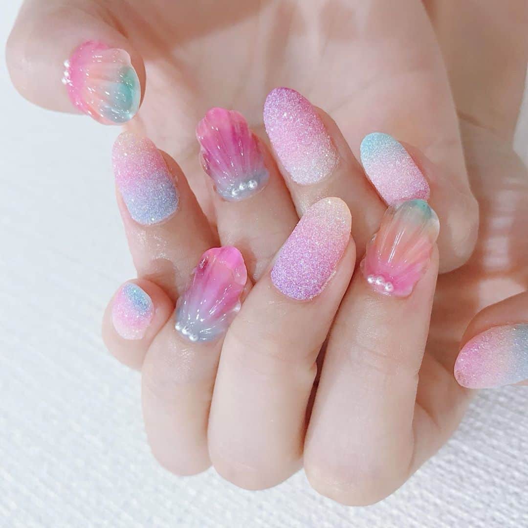 なかやまちえこさんのインスタグラム写真 - (なかやまちえこInstagram)「貝殻とグミネイル🐚✨⠀ ⠀ SugarPowder グミネイル⠀ #nail #nails #nailart #ネイル #美甲 #ネイルアート  #japanesenailart #manucure #japanesenails #manicurist #gelnails #أظافر #네일아트 #미용 #ジェルネイルデザイン #ネイルデザイン #senikuku #nagelkunst #シュガーネイル #グミネイル #gummi #gumminails #ティントネイル  #シロップネイル #貝ネイル #シェルネイル #shellnails #夏ネイル #summernails #貝殻ネイル @aldiousmarina」8月26日 21時32分 - chiekonakayama