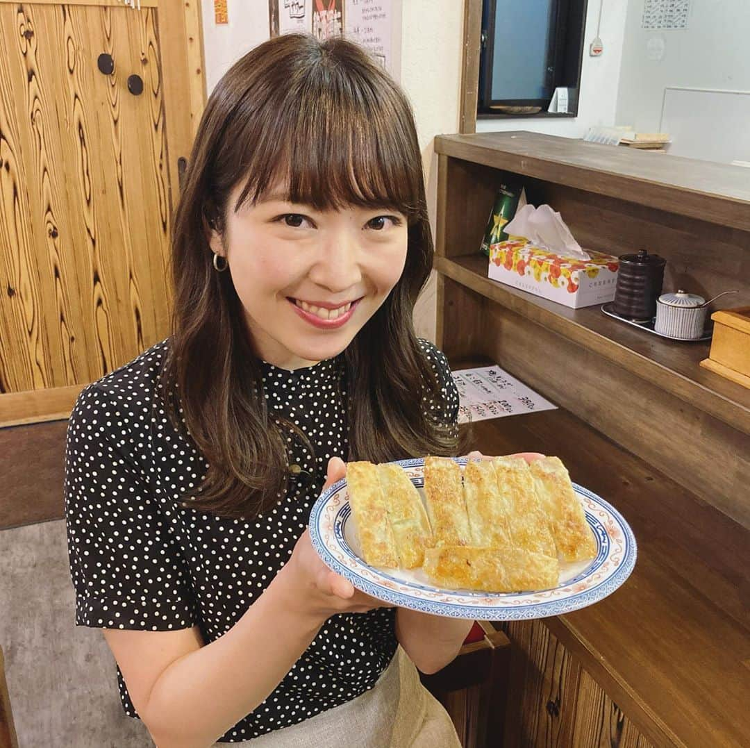 糸永有希さんのインスタグラム写真 - (糸永有希Instagram)「人吉の名店松龍軒。 のれんわけの健軍店から中継でした🥟  #RKK#TBS 系列  #熊本放送#3ch  #夕方LIVEゲツキン #松龍軒#餃子#中継 #食べて応援 #飲みたくなりますねえ」8月26日 21時34分 - yukiiitonaga