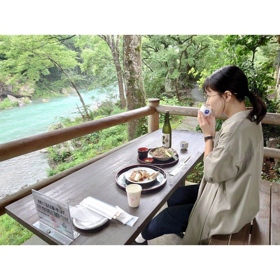 芳根京子さんのインスタグラム写真 - (芳根京子Instagram)「最近はなかなかプライベートで外に出ることも少ないので、 こうして外でお食事しながら 日本酒を頂けて嬉しかったなぁ。 最高だったなぁ。  #mina  #誤字直した。笑」8月26日 21時58分 - yoshinekyoko