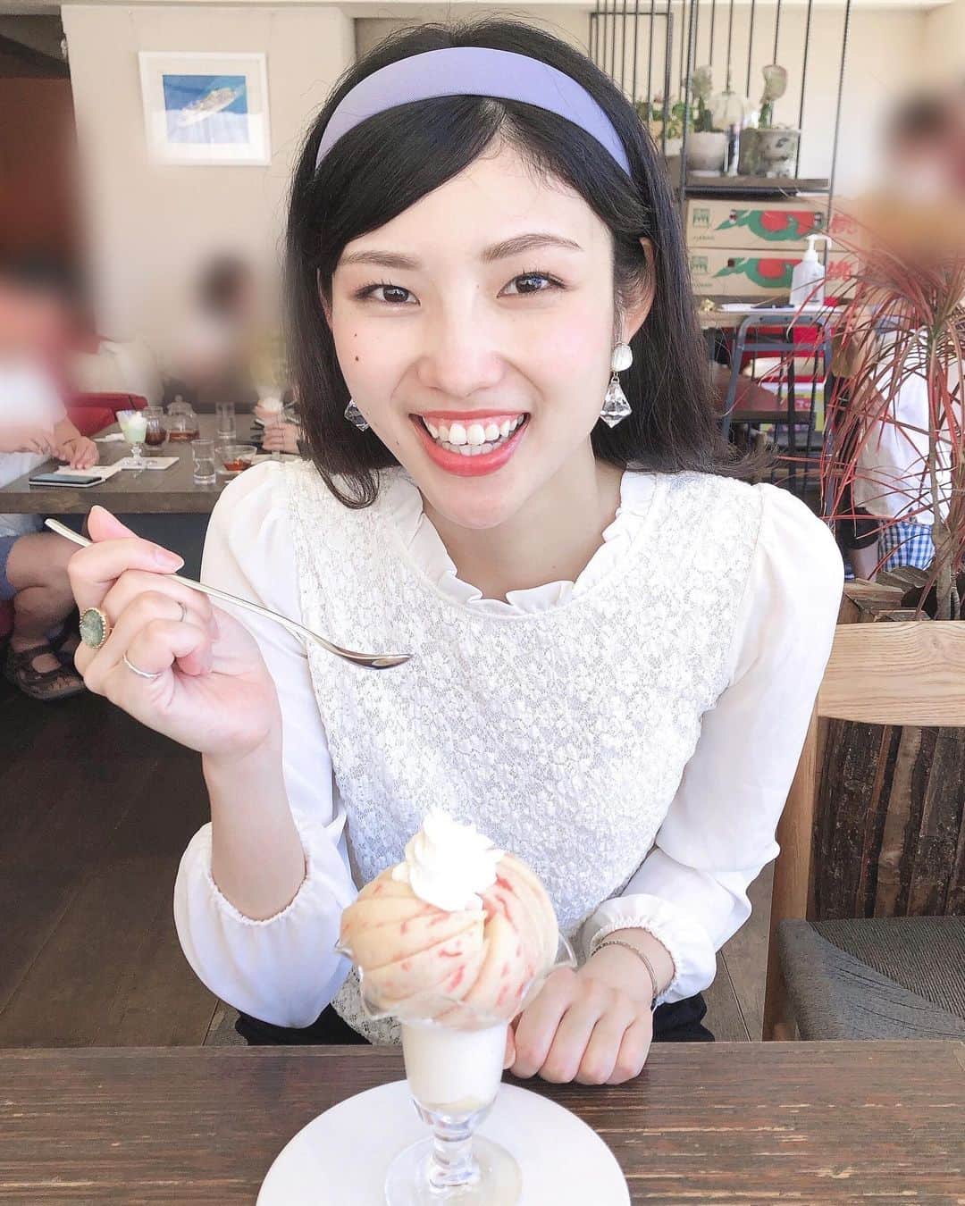 i_am_happpyのインスタグラム：「. . 【PRINCE of the FRUIT】で極上の フルーツパフェを贅沢に堪能してきたよ🤤💕 こだわりがつまったフルーツマニアにはたまらない パフェ🍨マスカット美味しすぎて感動！ ピスタチオアイスも美味でした❣️ . 食べる宝石💎晴王のシャインマスカットパフェ🍇 長野県産"輝々桃"桃パフェ🍑 広島県産"蓬莱柿"いちじくパフェ . #福岡#プリンスオブザフルーツ#Princeofthefruit #パフェ専門店#マスカット#シャインマスカット」