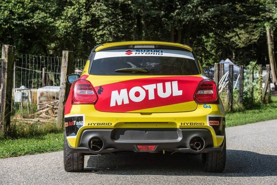 MOTUL Japanさんのインスタグラム写真 - (MOTUL JapanInstagram)「【SWIFT SportにもMotul】 . 世界的に人気なホットハッチ、スイフトスポーツ。 欧州ではハイブリッド版も発売され更に注目されています。 . 写真はイタリアのラリードライバーSimone Goldoni (@simone_goldoni )がドライブするSUZUKI SWIFT HYBRID R1!!! . 搭載されているハイパフォーマンスな直噴ターボエンジンのK14CやK14DにはハイパフォーマンスなMotul 300V Motorsport lineがオススメ!! . スイフトスポーツにオススメの色々な製品がMotulにはあります。 . #motul #motuljapan #300v #swiftsport #suzukiswiftsport #スイスポ #スイフトスポーツ #スズキスイフトスポーツ #zc33s #k14c #k14d #高性能オイル #オイル交換 #モチュール #メンテナンス #ホットハッチ #モータースポーツ好きな人と繋がりたい #クルマ好きな人と繋がりたい #車好きな人と繋がりたい #ホットハッチ好きと繋がりたい #スイスポ好きと繋がりたい #コンパクトスポーツ #スズキスイフトrs #スイフトrs #スポーツコンパクト  #motul300v #チューニング #チューニングカー #powerdbymotul」8月26日 22時00分 - motuljapan