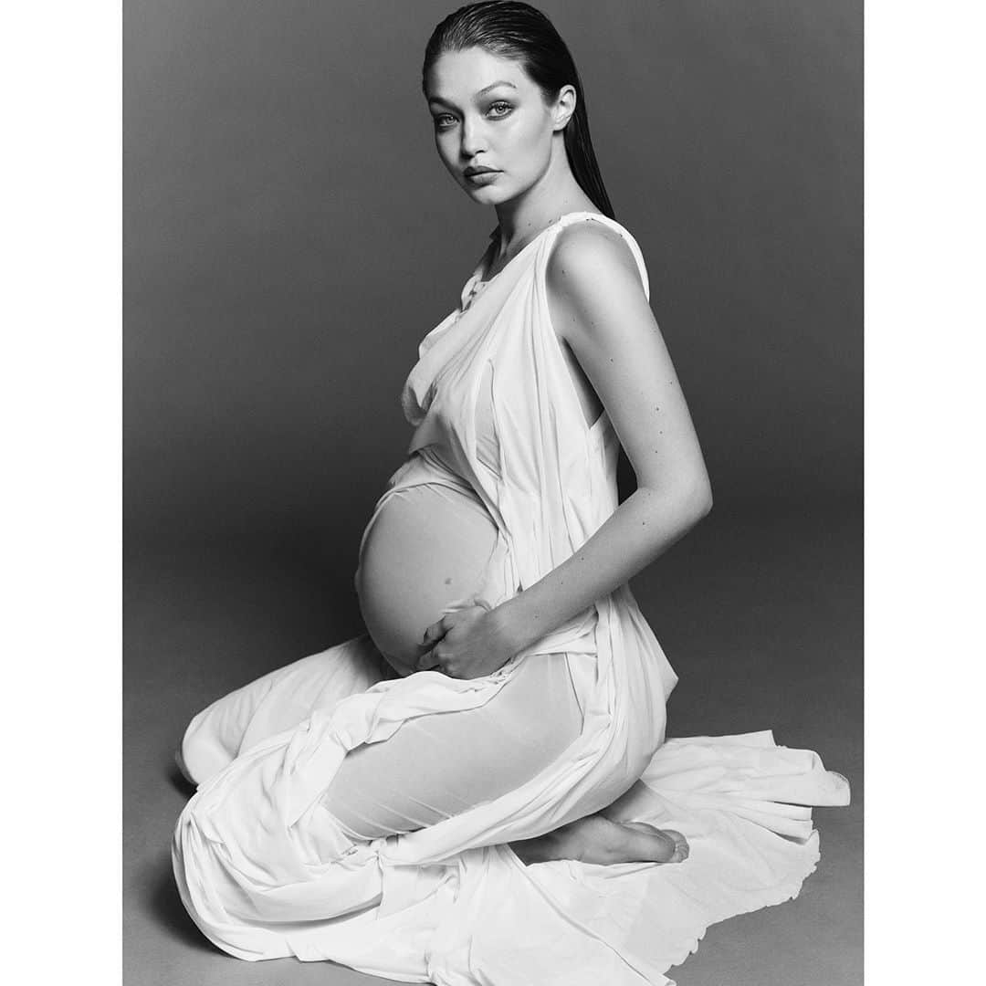 ジジ・ハディッドのインスタグラム：「growin an angel :)」