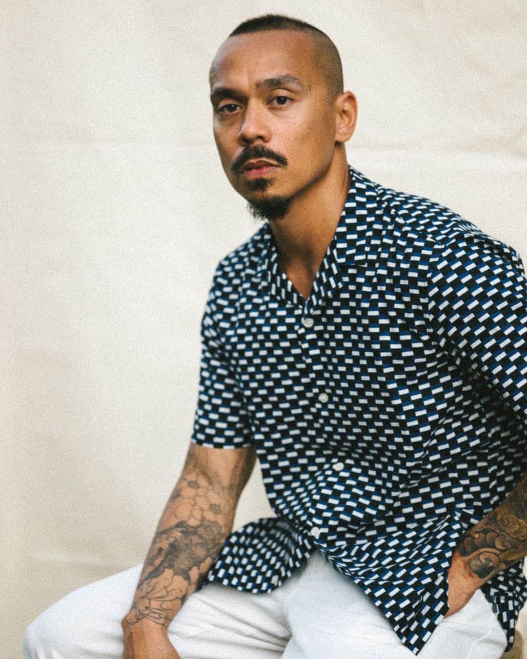 Club Monacoのインスタグラム：「Warm-weather essential. A slim-fit shirt gets a relaxed feel, thanks to short sleeves and modern, tonal prints. @christopheraznar」