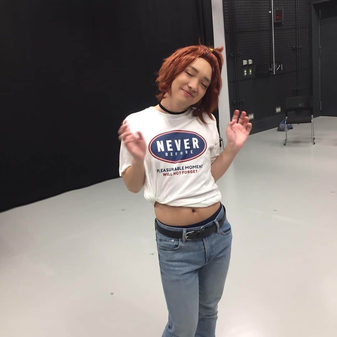 ほしのディスコのインスタグラム：「行き場をなくしたカメラマン納言安部君の連写ショットをこちらに納めさせていただきます #有吉の壁 #NiziU #マコさんすみませんでした」