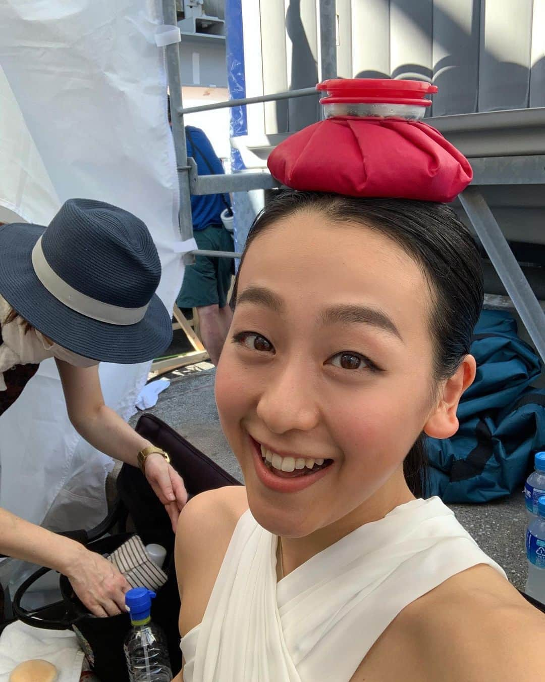 浅田真央さんのインスタグラム写真 - (浅田真央Instagram)「佐藤製薬さんの撮影がありました。 太陽のエネルギーを吸収して、大好きなサンペダルさんのご飯をいただき、パワーチャージ完了です！」8月26日 22時39分 - maoasada2509