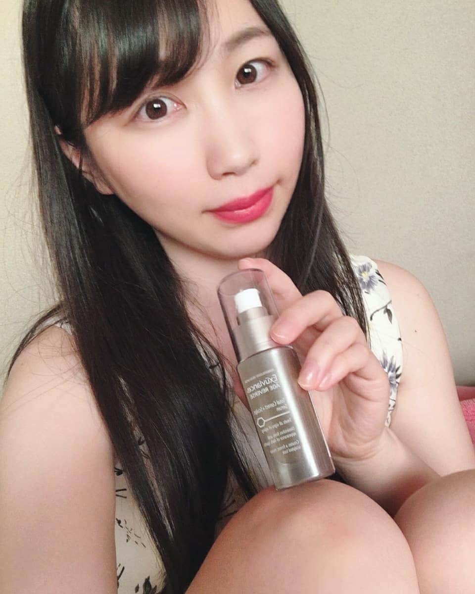 のインスタグラム：「今日は気になってた占い行ってきた～😁行くのは6年ぶり位かな🤔言われた事とかまたブログに書こうかな✏️あっ梨も頂いたんだ～😆 . . 占いで必要だった生年月日👶来月また１つ歳をとるんだなぁと改めて意識しました😅 . 韓国のお嬢さんみたいとか(アクセントが韓国人っぽかったみたい笑)容姿をほめてくださったんですが、アラサーなので、、アンチエイジングを意識して美容も頑張らなきゃなって思ってます💪✨ . 最近は前の美容液を使いきったので、 @exuviancejp のエイジリバース✨スキンコレクトセラムを使ってます💓 ナイトクリームが良かったからこちらも試してみたけど、内側からハリや潤いのある肌を作ってくれる美容液でいい感じ🍀 . . 長くなったけど、気温差にやられ中なので☀️💦健康にも気をつけなきゃね(^_^;) . . . . @toku.tamu #エクスビアンス #トクタム #美容 #美容レポ #美容液 #アンチエイジング #コスメ #exuviance #tokutamu #beauty #cosme #goodevening #占い #四柱推命」