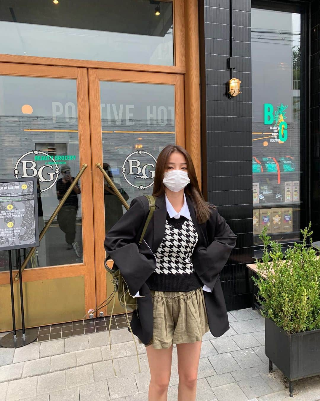 カン・ギョンミンさんのインスタグラム写真 - (カン・ギョンミンInstagram)「나 혼자 가을이여~~ 🍂😷🍂」8月26日 23時11分 - kkmmmkk