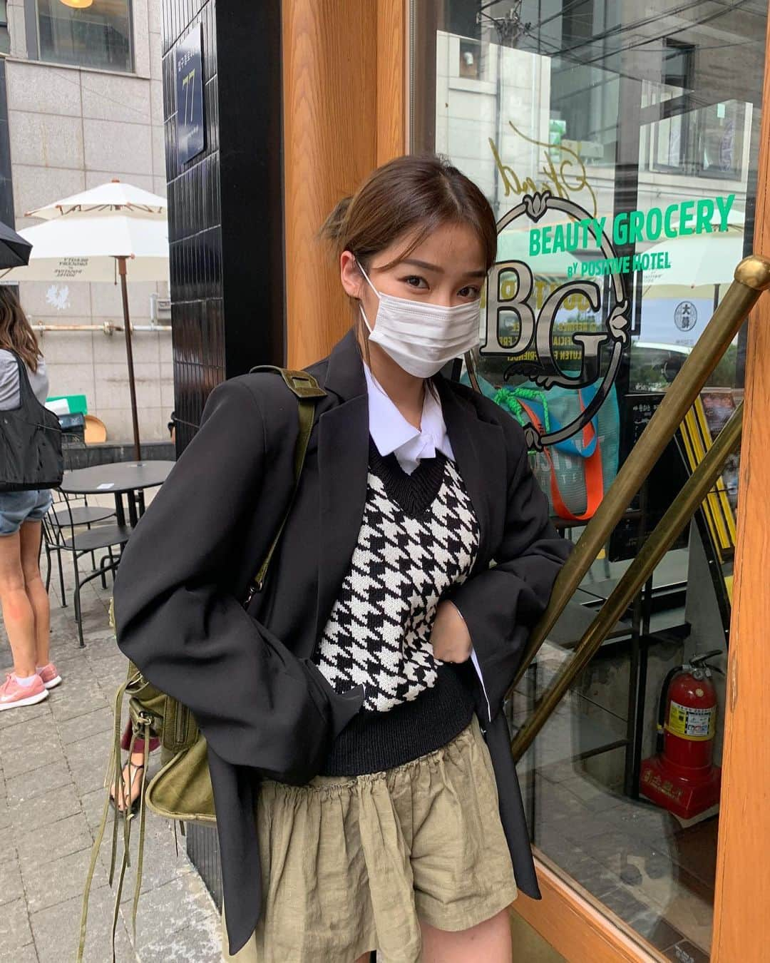 カン・ギョンミンさんのインスタグラム写真 - (カン・ギョンミンInstagram)「나 혼자 가을이여~~ 🍂😷🍂」8月26日 23時11分 - kkmmmkk