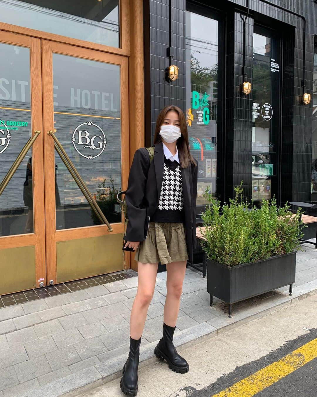 カン・ギョンミンさんのインスタグラム写真 - (カン・ギョンミンInstagram)「나 혼자 가을이여~~ 🍂😷🍂」8月26日 23時11分 - kkmmmkk