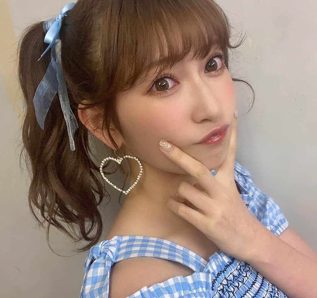 吉田朱里さんのインスタグラム写真 - (吉田朱里Instagram)「ラスト生誕祭💙🤍 . 高いツインテールなんか しちゃって…😂🤍🤍 アイドルって楽しい💙 . 素敵な生誕祭をありがとうございましたっ！！ . 卒業しても私のお誕生日 お祝いしてねっ💗💗 . #吉田朱里生誕祭 #ツインテール #NMB48」8月26日 23時11分 - _yoshida_akari