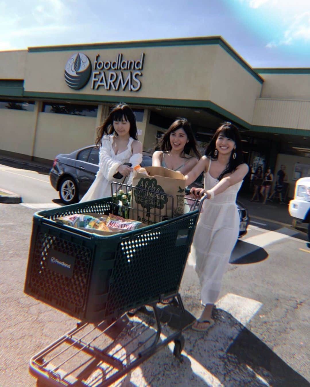 宮下舞花さんのインスタグラム写真 - (宮下舞花Instagram)「#shopping 🤘🏻#throwback #tb . . . #wholefoods #market #japanese#japanesegirl#asiangirls#love#me#japan#东京#粉我#我的最愛#时装#좋아요꾸욱#좋아요폭탄#좋아요꾹#좋아요테러#좋아요환영#좋아요반사좋아요반사#좋아요#japan#follow#followme#フォロー#ハワイ#ハワイ旅行#ハワイ撮影 #海外スーパー#購入品」8月26日 23時37分 - maikamaimaika