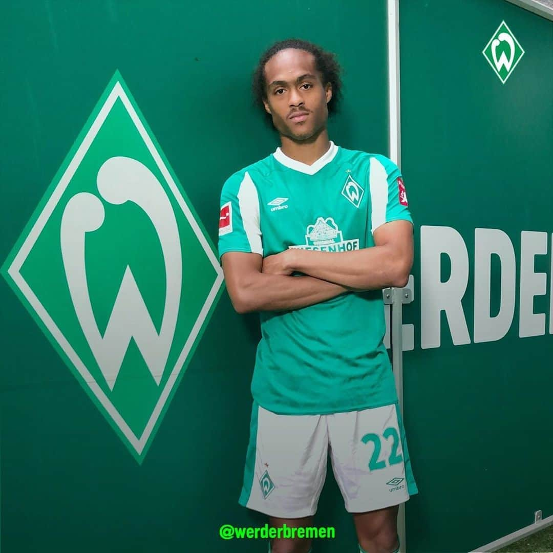 ヴェルダー・ブレーメンさんのインスタグラム写真 - (ヴェルダー・ブレーメンInstagram)「🏟👀✅ Tunnel der Träume _______ #werder #bremen #svw #tahith #chong #spielertunnel #ostkurve #stadion」8月26日 23時48分 - werderbremen