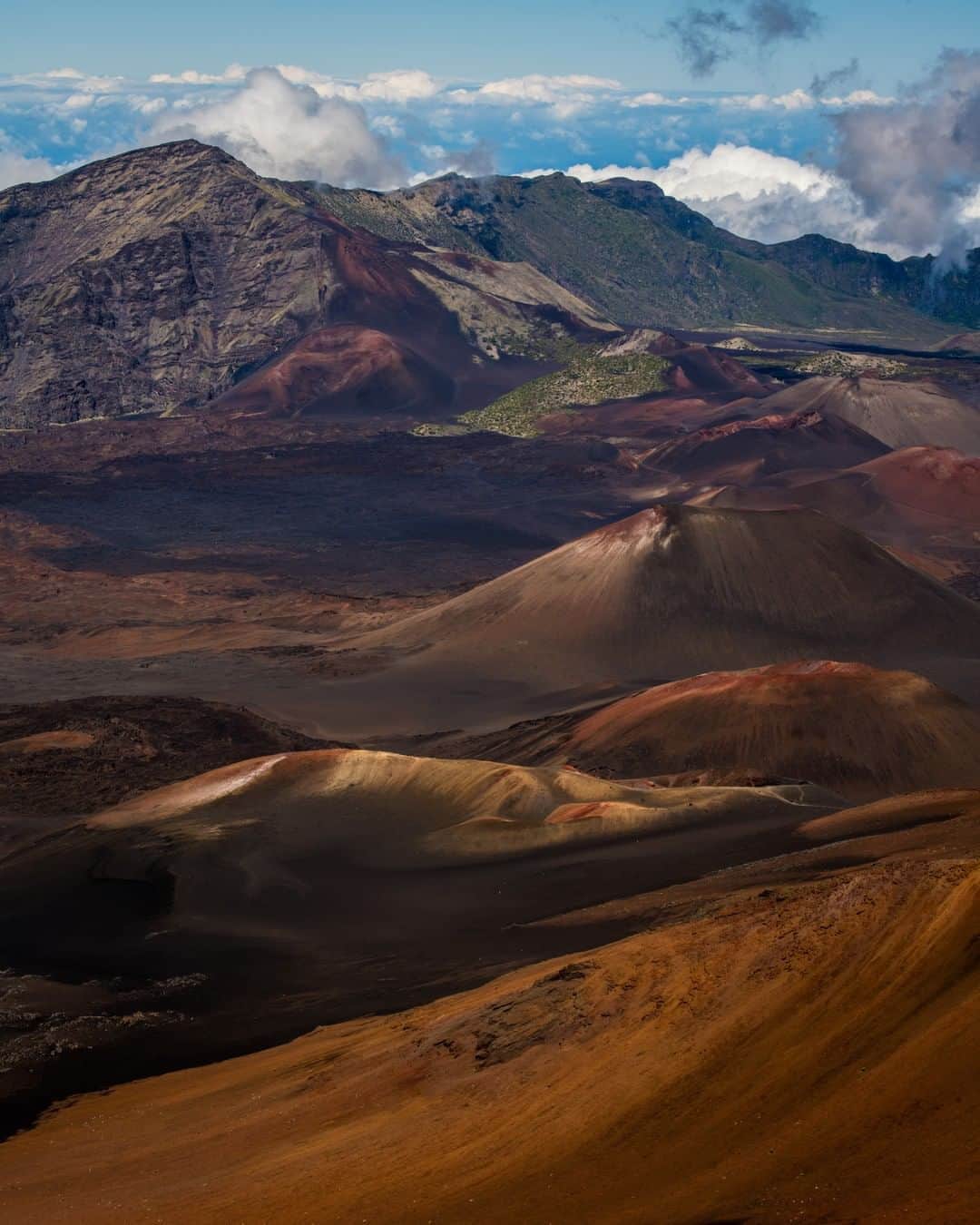 アメリカ内務省さんのインスタグラム写真 - (アメリカ内務省Instagram)「The incredible textured views of Haleakalā National Park's volcanic scenery make onlookers feel transported to another realm. Haleakala means "house of the sun" and sunrises and sunsets are sublime to witness from the summit. Though sometimes called the Haleakala crater, the expansive view is more of a valley formed by erosion. The peak of Haleakalā is a wahi pana - a legendary place, and is honored by ancient and modern #Hawaiian culture. Promising stark volcanic landscapes and sub-tropical rain forest, the park is a wonder to behold. Photo of @HaleakalaNPS courtesy of Chris Archer (@archershoots).」8月27日 9時15分 - usinterior