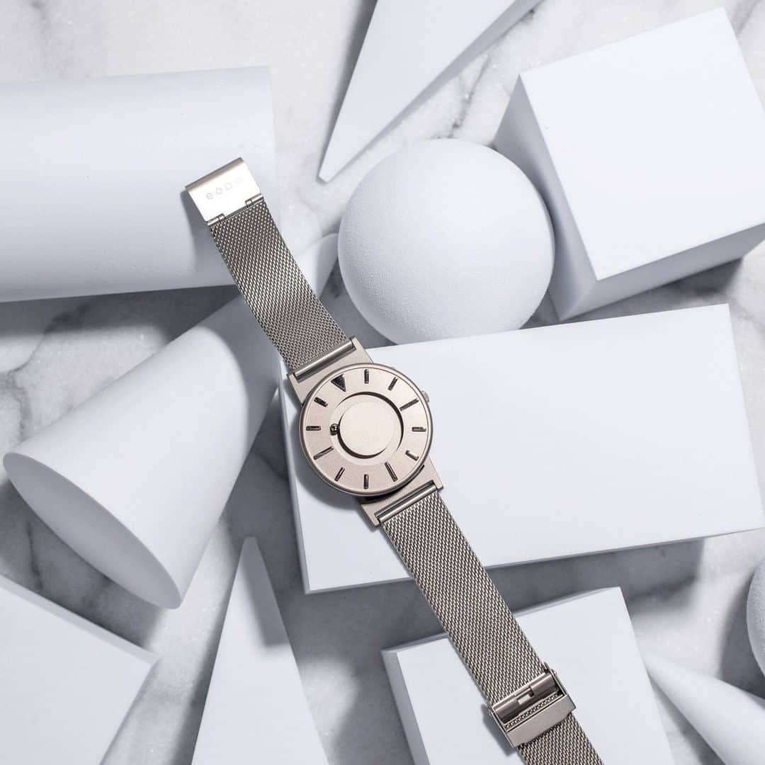 Eone Time Japanさんのインスタグラム写真 - (Eone Time JapanInstagram)「Eoneの原点、 Bradley Mesh Silver ー 写真説明：白の球体、正六面体などのオブゼの上にBradley Mesh Silverがあります。  Design for everyone, Eone  www.eone-time.jp  #watch #時計 #腕時計 #ユニバーサルデザイン #bradleytimepiece #eone #ブラッドリー #イーワン #ブラッドリータイムピース #触る時計 #今日の時計 #時計好き #お洒落さんと繋がりたい #ペアウォッチ #プレゼント #サマーセール #セール #universaldesign」8月27日 10時01分 - eone_japan