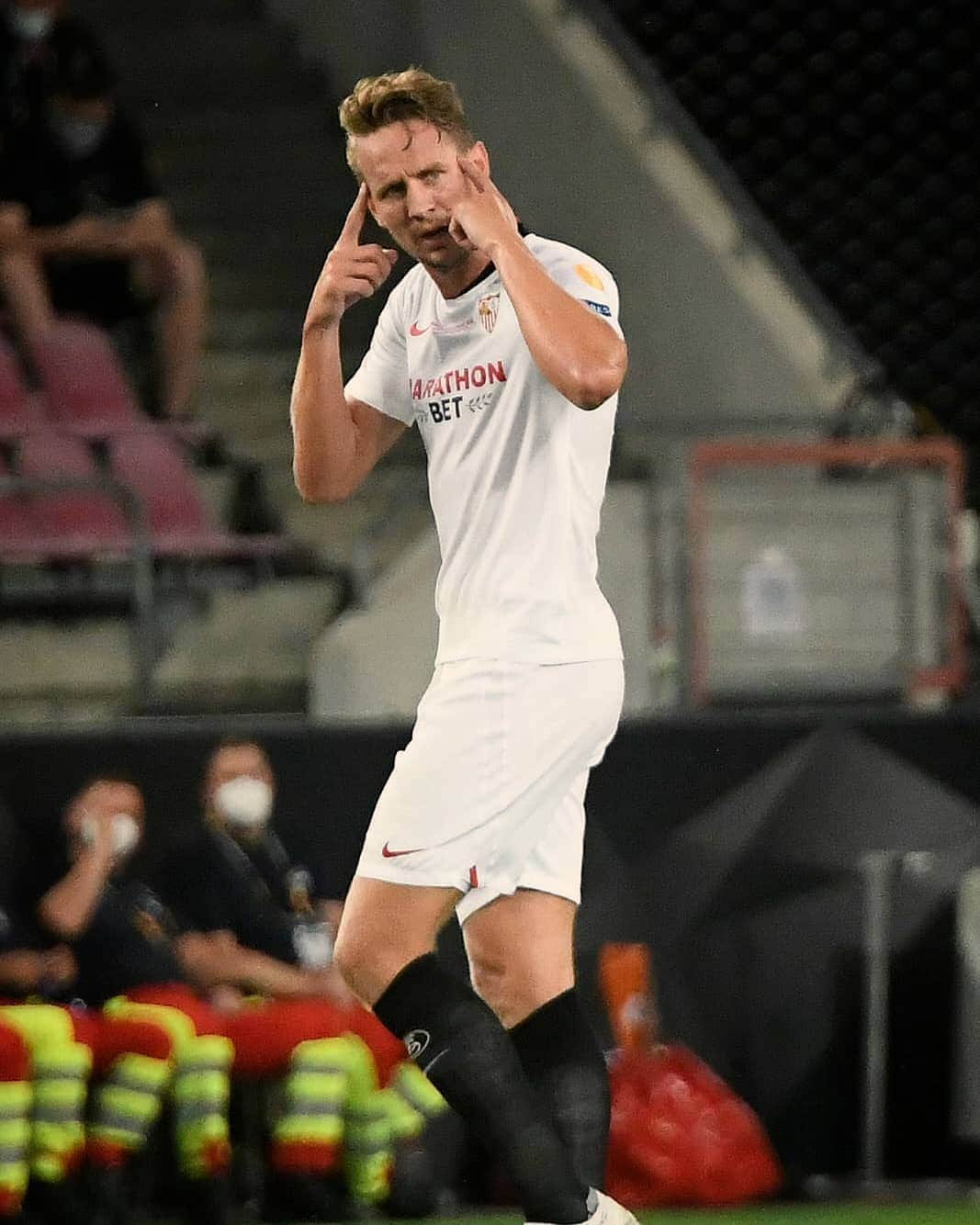 セビージャFCさんのインスタグラム写真 - (セビージャFCInstagram)「🎖️ Felicidades a nuestros 8️⃣ jugadores incluidos en el Equipo de la Temporada de la #UEL 🇪🇺 👏🏻  #WeareSevilla #vamosmiSevilla #Campe6nes #europaleague #sevilla #team」8月27日 1時40分 - sevillafc