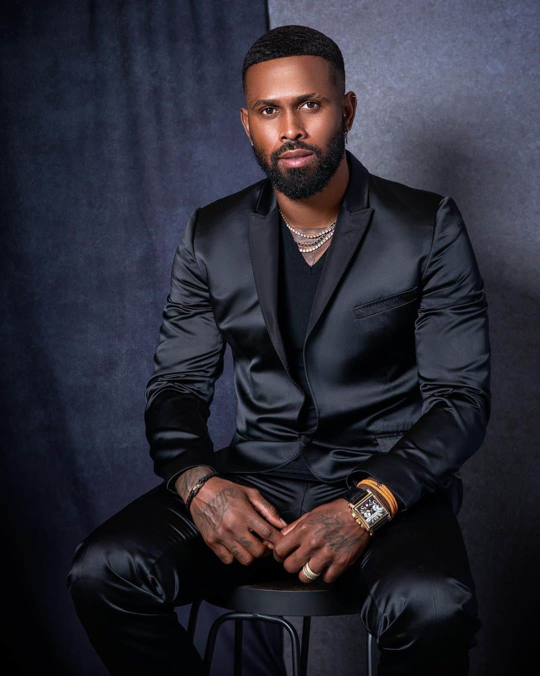 ホセ・レイエスのインスタグラム：「Para cualquier tipo de demanda sólo marcar 1-800-Lamelaza El abogado del pueblo❤️」