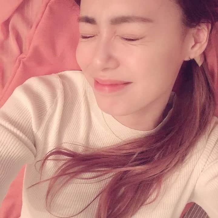 のインスタグラム：「♡ 最近全然洋服買っていないー！ ・ 物欲がすべて植物。 100均でも売ってるのね🌿 ・ 小さいのから育てる楽しみ。 今度は買おーっと♪♪ ・ ・ 大好き❤ ・ ・ ・ #1日1大好き #優美 #ゆうみ #me #昭和感 #大好き #ダイスキ #daisuki #love #❤️ #観葉植物のある暮らし」