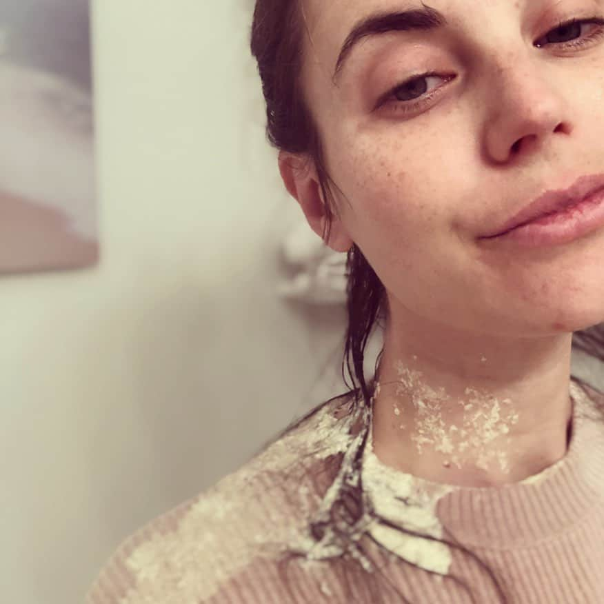 ミーガン・オリーさんのインスタグラム写真 - (ミーガン・オリーInstagram)「#momlife #glamourous #barf」8月27日 3時24分 - officialmeghanory