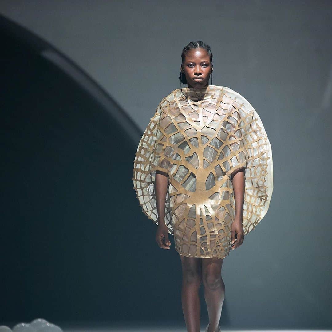 スリーアズフォーのインスタグラム：「Back in 2019 Lagos / Nigeria presenting “ Human Plant” collection : an intersection of Anatomy and Botany, revealing the relationship between humans and our cosmic cousins, the plants.  The collection was rendered various shades of skin colors celebrating human diversity of colors as ONE with the plants. Picture by @eva.al.desnudo #humanplant #nigeria #lagos #nigerialagos」