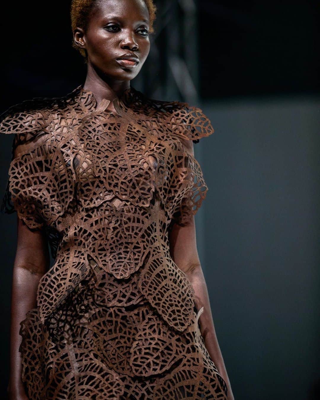スリーアズフォーのインスタグラム：「Back in 2019 Lagos / Nigeria presenting “ Human Plant” collection : an intersection of Anatomy and Botany, revealing the relationship between humans and our cosmic cousins, the plants.  The collection was rendered various shades of skin colors celebrating human diversity of colors as ONE with the plants. Picture by @eva.al.desnudo #humanplant #nigeria #lagos #nigerialagos」