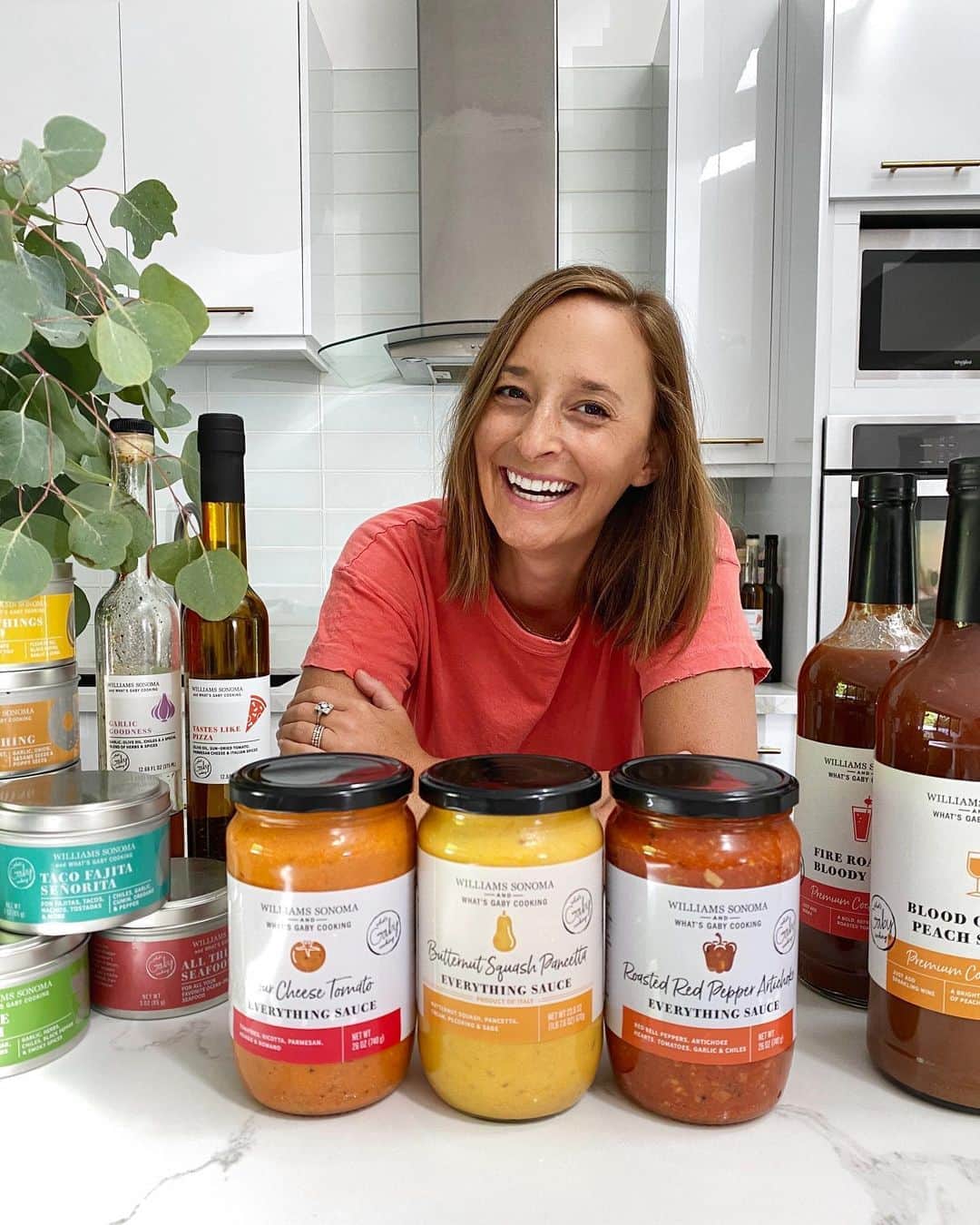 Gaby Dalkinさんのインスタグラム写真 - (Gaby DalkinInstagram)「Guess who decided to add a few new things to the WGC line!!! Say hello to EVERYTHING SAUCES!!! You can use these babies for pasta, pizza, veggies, you name it! They work for braising, baking, pasta-ing, finishing or eating with a spoon straight outta the jar like I did while we were testing them!! They’re all small batch made and available starting today @williamssonoma and I couldn’t be more excited!!! Linked in my profile! https://bit.ly/3gb2Nmn」8月27日 4時06分 - whatsgabycookin