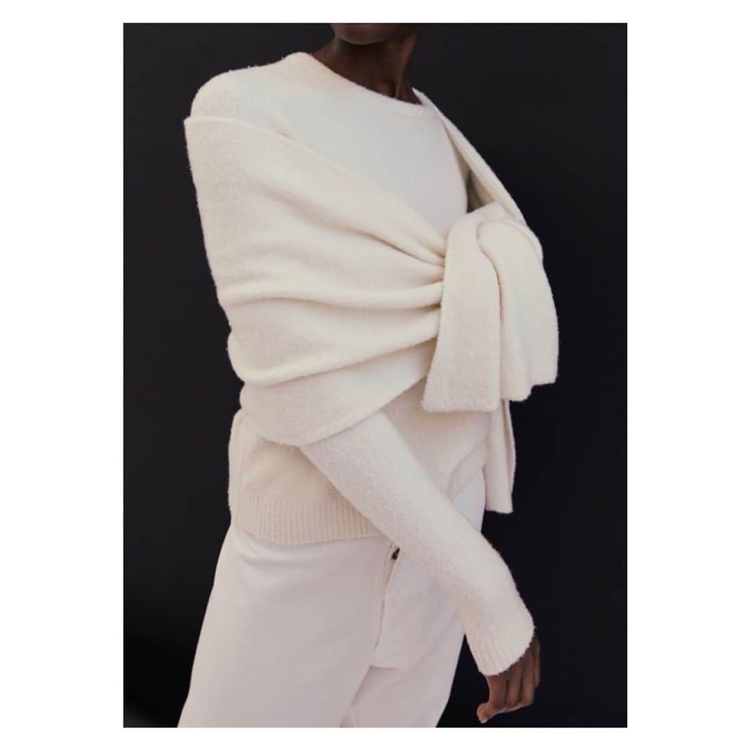 のインスタグラム：「Recycle ♻️ 🤍 #organiccashmere  #2pcsetwelove #rikastudios #favorite」