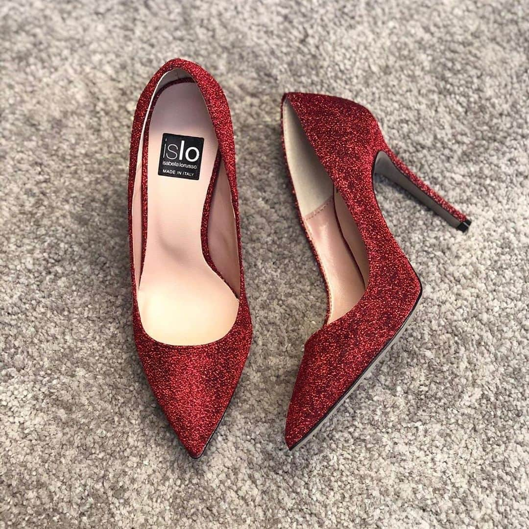 イズロさんのインスタグラム写真 - (イズロInstagram)「#islo #isloisabellalorusso #isloshoes #newcollection #fw #shoes #decollete #pumps #heels #tacchi #tacchialti #highheels #lurex #color #fashion #style #moda #shoesaddict #shoeslover #shoppingonline #shopping #staytuned #solocosebelle #madeinitaly #staytuned #shine」8月27日 5時05分 - islo_isabellalorusso