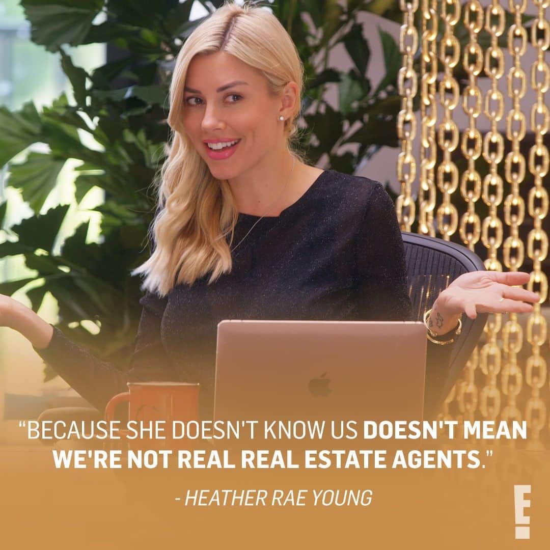 E! Onlineさんのインスタグラム写真 - (E! OnlineInstagram)「Chrissy Teigen wasn't totally sold on the legitimacy of the real estate agents on #SellingSunset, so Heather Rae Young set the record straight once and for all—at the link in our bio. (📷: Netflix)」8月27日 5時15分 - enews
